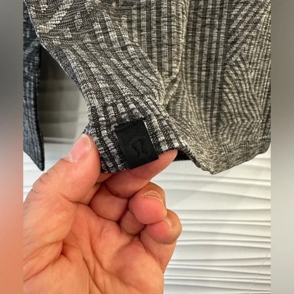 NWT Timeless Cozy Athleisure RARE Classic Lululemon Rest Less Pullover/Top - Picture 10 of 10